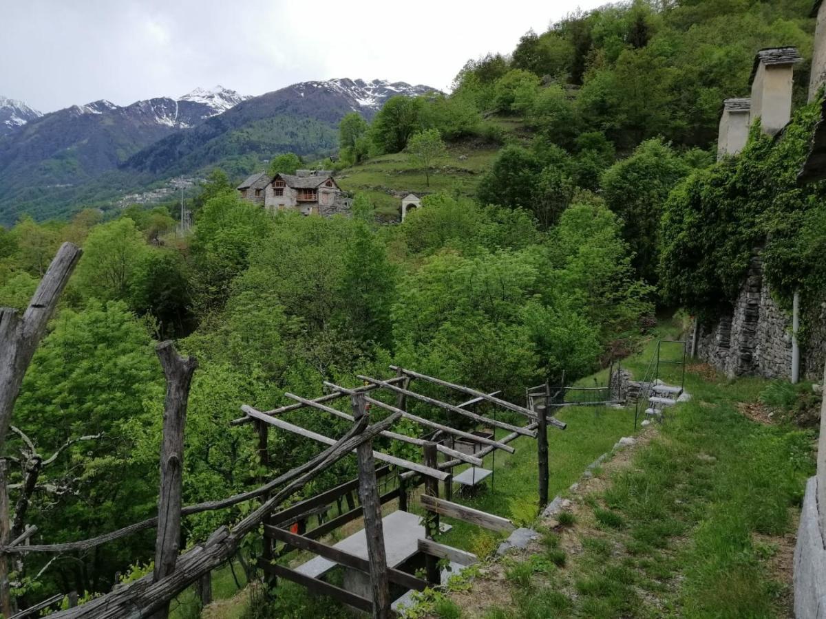 Casa Vacanze La Carbunera Βίλα Domodossola Εξωτερικό φωτογραφία