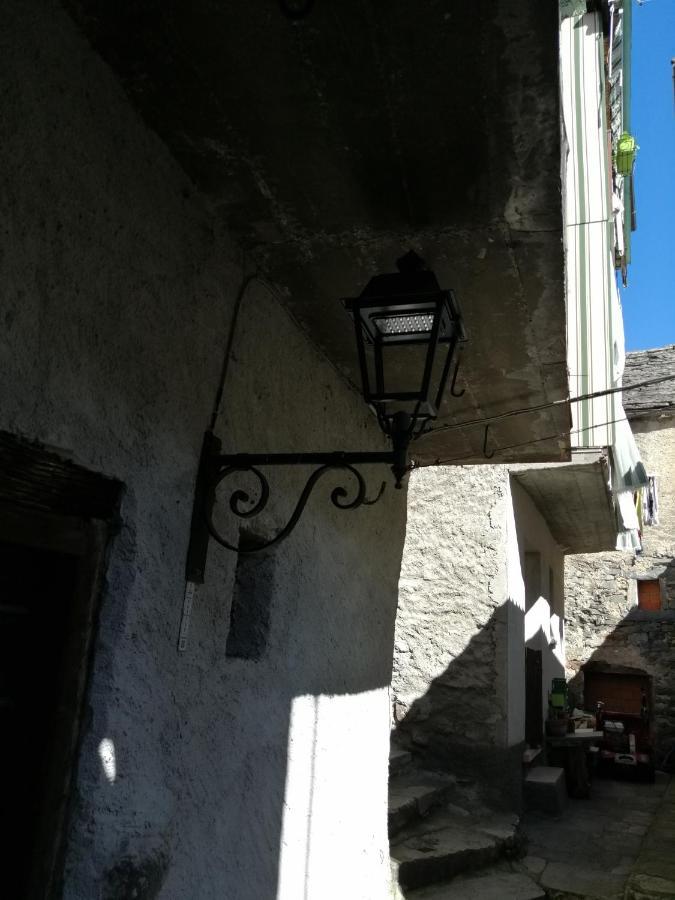 Casa Vacanze La Carbunera Βίλα Domodossola Εξωτερικό φωτογραφία